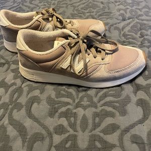 Women’s New Balance shoe - size 8 1/2